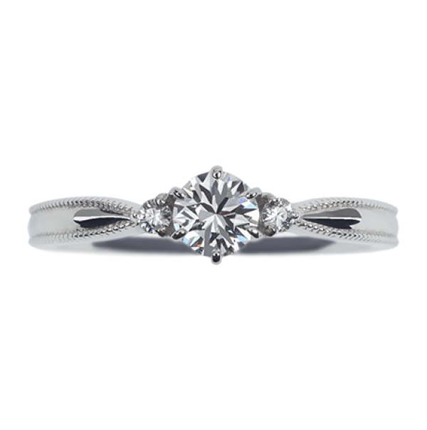 DR-106《オーバーエクセレント|Over Excellent》婚約指輪／仲良く寄り添うダイヤはお二人をイメージ。センターダイヤを包みこむようなフォルムで優雅な印象。