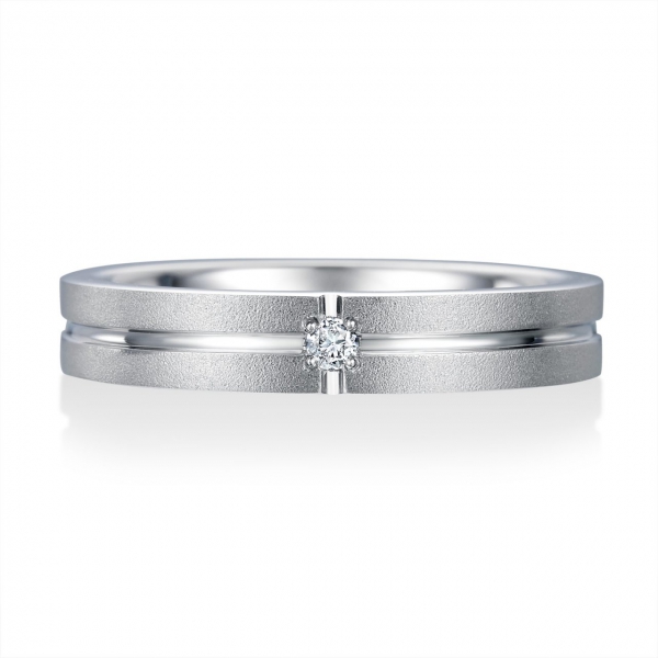 DM-7/8 《オーバーエクセレント|Over Excellent》結婚指輪／指のあたる内面はほどよい曲面に加工され、よい付け心地が得られます。