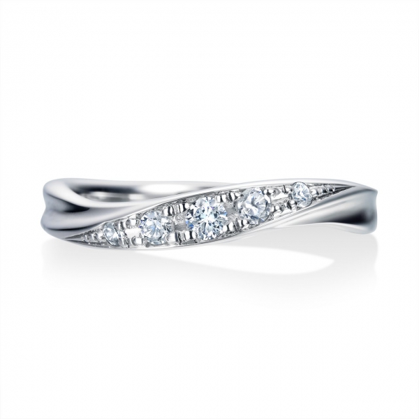 DM-42/39《オーバーエクセレント|Over Excellent》結婚指輪／美しい曲面を持つウェーブタイプの結婚指輪です。